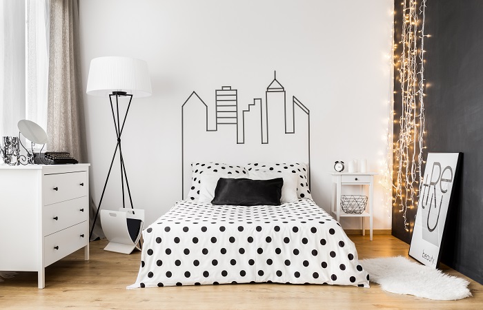 decorate above the bed