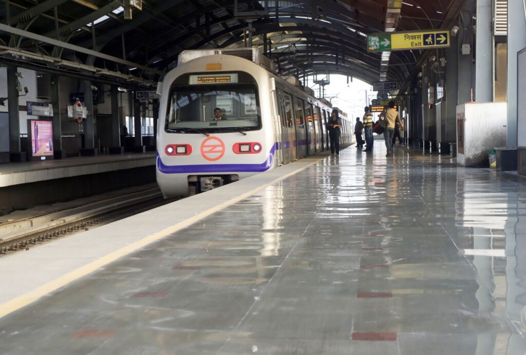 delhi airport metro timings