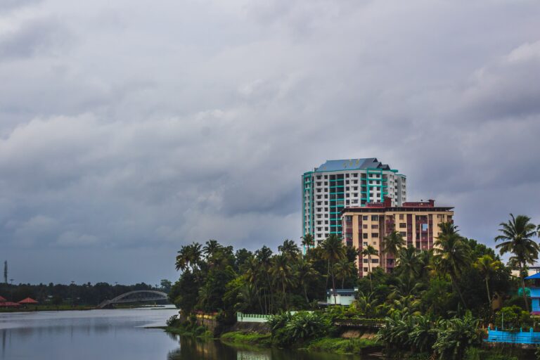 Gated Communities vs. Standalone Buildings: Where To Invest?