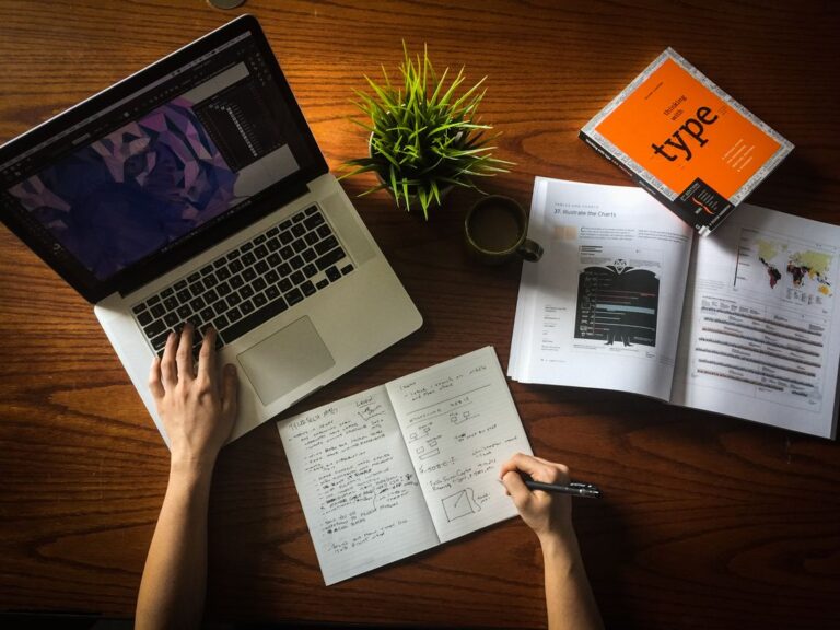 Choosing The Best Laptops For Students: 8 Factors To Know