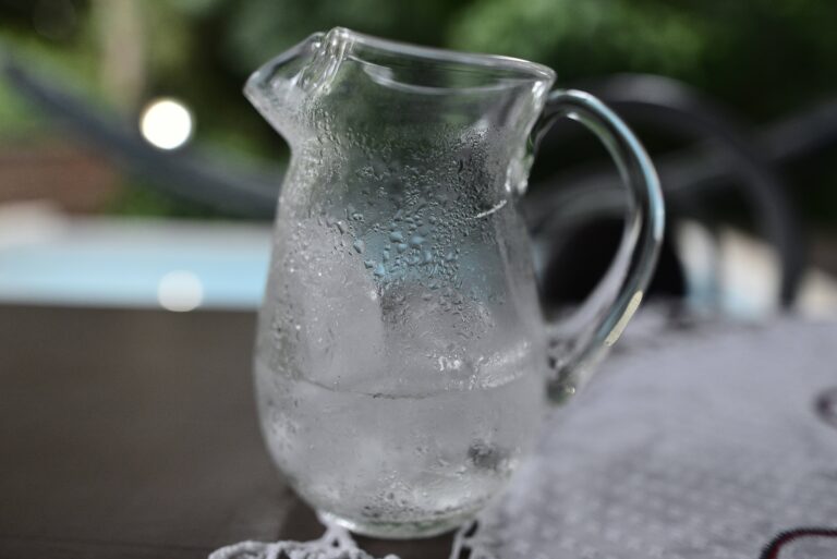 Benefits of Drinking Cold Water: When, Why & How It Works